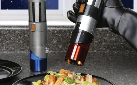 These Lightsaber Salt and Pepper Grinders Exude Just the Right Amount of Star Wars